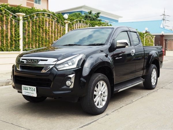 ISUZU D-MAX ALL NEW BLUE POWER SPACECAB HI-LANDER 3.0 Ddi Z-Prestige (MNC) ปี 2018 เกียร์MANUAL สภาพป้ายแดง  ขุมพลัง 3.0 Ddi BLUE POWER ขีดสุดแห่งนวัตกรรมเปลี่ยนโลก  2018 ไมเนอร์เชนจ์